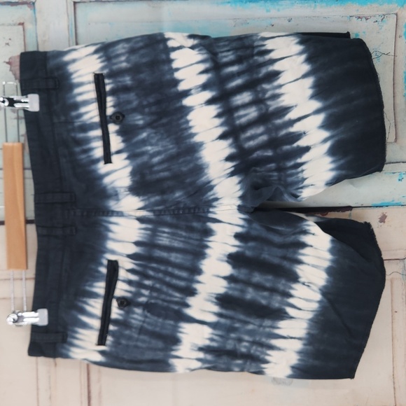 Blood + Bone Tye Dye Raw Hem Shorts - Picture 4 of 5